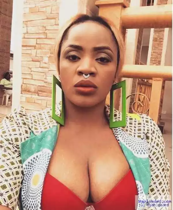 Photo: Fans Slam Actress Uche Ogbodo For Flaunting Her B*obs With Stretch Marks
